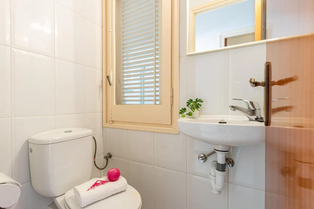 רוזס Basic Comfort Apartment Poeta Marquina 1º 2025