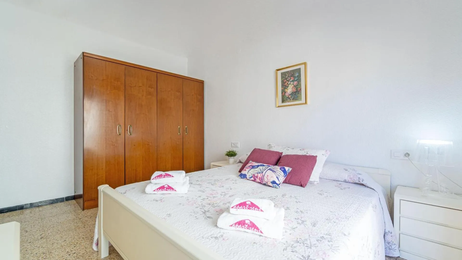 רוזס Basic Comfort Apartment Poeta Marquina 1º 2025 ספרד